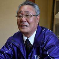 現在は地元で保険代理業を営む土屋正勝。「仲間と飲むと当時の昔話もいっぱい出てくる。斉藤先生とそういう話ができなかったのが心残り」＝旭市
