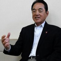 野球漬けの毎日を送った故郷に戻り「町のために恩返しをしたい」と話す木樽正明＝４月、銚子市