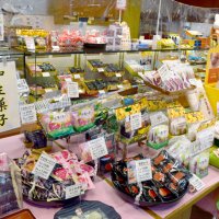 店内にはパイなど落花生を使った他の商品も並ぶ