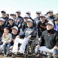 「また野球がしたい」　ＡＬＳの元球児、木更津総合ＯＢらが激励試合　苦しい時も仲間、固い絆支えに
