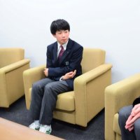 学校の自慢について話す（左から）和田さん、阿部さん、山口さん＝市川市
