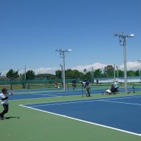 世界レベルの選手育成へ　「テニスの町」にアカデミー　高校と提携検討、移住者も　白子　