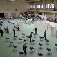 集団接種、千葉市でも　高齢者向けワクチン　初日３２０人副反応なし
