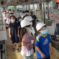 京成基地見学で興味津々　酒々井小３年地元交通テーマに学習
