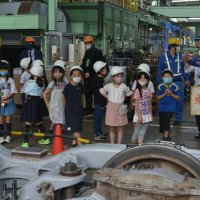 京成宗吾車両基地を見学する酒々井小の３年生
