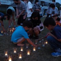 キャンドルともし「ありがとう」　医療従事者へ感謝伝える　君津・旧秋元小