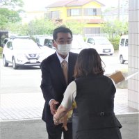 「町民の声重く感じた」　石井新町長が初登庁　白子