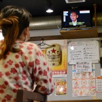 「見捨てられた」「逃げてる」　菅首相辞意に　苦境の飲食・観光業