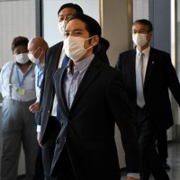 小室さん３年ぶり帰国　眞子さま結婚、近く発表へ　成田空港