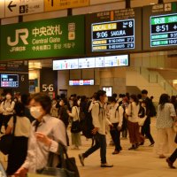 鉄道寸断、帰宅困難続出　翌日も混乱、通勤客ぐったり　「密でコロナ心配」　千葉県内で震度５弱