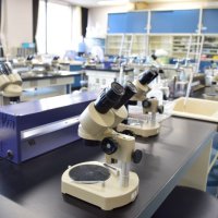 授業での実験・観察に力を入れる同校では設備も充実している