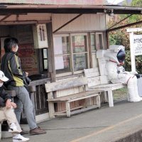 房総×アートの化学反応　昭和な駅から見る「宇宙」　いちはらアート×ミックス会場リポート（上）