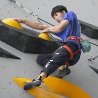 特別大会で優勝した村下善乙＝１１月、東京都葛飾区の東金町運動場スポーツクライミングセンター（共同）