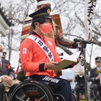 東京パラ陸上４００メートルリレー「銅」鈴木選手が一日署長　交通事故防止呼び掛け　館山署