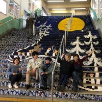 心和む階段アート　木更津駅西口　夜空テーマにｉｋｕｉｒｏさんデザイン