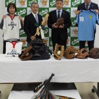 ナイジェリアに野球用具　オリ・パラキャンプ地 木更津市が寄贈