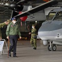 防衛相、本格運用へ進捗視察　暫定配備「５年以内」確認　陸自オスプレイ　木更津駐屯地