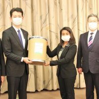 マダガスカルにヨウ素　欠乏症解消へ国際協力　千葉県庁で贈呈式