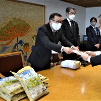 ひとり親家庭へ黒酢米　ＪＡちば東葛　船橋市に１トン寄贈