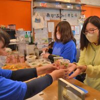 ウクライナ食べて助ける　千葉市のカフェでイベント　料理３種、売上金で避難民支援　「戦争終わって」「報道見て心配」