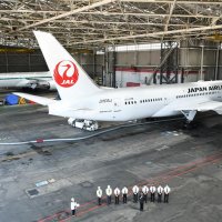ＪＡＬ、成田格納庫公開　「ボーイング７８７」１０周年記念