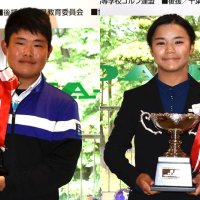 中学男子優勝の竹田亮太（左）と女子優勝の仁科優花
