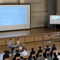 五輪経験者、心構え伝授　女子選手の体調管理法も　市船高で講義
