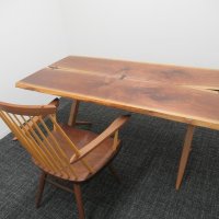 前市川市長使用、１９８万円の机と椅子　きょう２７日オークション出品　売却で市の財源に