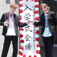 ウクライナ青年２人を受け入れ　日本語学校で入学式　君津