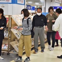 ９日に開設したそごう千葉店のお中元ギフトセンター
