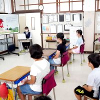 平和の大切さ訴え　大原高生、小学校で出前講座