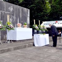 忠霊塔に鎮魂の祈り　千葉県追悼式