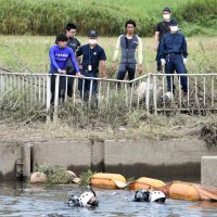 【速報】帽子発見の取水口周辺を重点捜索　埼玉県警が協力、江戸川対岸も　松戸女児不明から７日目