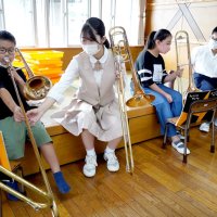 大多喜高生が指導　児童、演奏力磨く