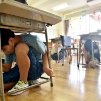 地震発生直後の初動確認　館山で一斉訓練　まず低く・頭を守り・動かない