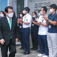 清田・長柄町長が退任　職員へ「新時代も町民のために」　２期８年