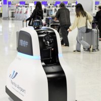 自走して遠隔監視するセキュリティーロボットも稼働＝２５日