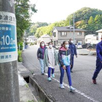 万が一に備え津波避難訓練　住民、海から離れ高台へ　官民１９機関で連携確認　勝浦