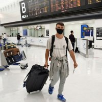 「やっと日本来られた」　成田空港で笑顔　きょう水際対策緩和　訪日客の「個人旅行」解禁　円安も追い風に