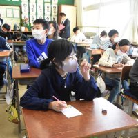 電話de詐欺、注意喚起はがき祖父母へ　登戸小５年生、願い込め　千葉市中央区
