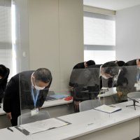 男子高校生２人にわいせつ　女子児童の靴に体液かける…　高校教諭ら８人懲戒処分　千葉県教委　