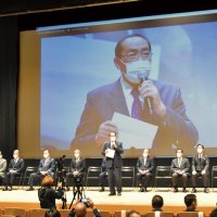 有機食材で給食　国内農業に未来　討論会でいすみ市長