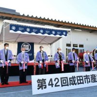 新成田市場　飲食や買い物できる新棟お披露目　「関連食品棟」　産業まつりにぎわい