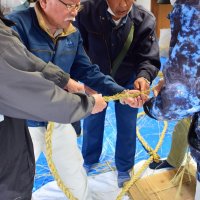 しめ縄に願い氏子手作り　「鷲（おおとり）」神社知って」と挑戦　茂原