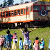 【子ども新聞　週刊ちばにち家】　お疲れさま「キハ２８」　いすみ鉄道でラストラン　（２０２２年１２月１日号）