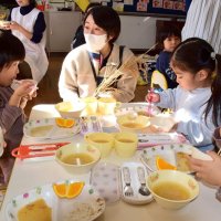 給食に無農薬米どうぞ　栽培初挑戦、移住の吉田さんら寄付　長南　収穫の恵み、子どもたち笑顔