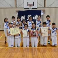 女子優勝の加曽利ホーネッツ