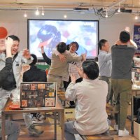 侍ジャパンＷＢＣ優勝にファン熱狂　千葉市内のスポーツバー　「最高」「ありがとう」歓喜の輪