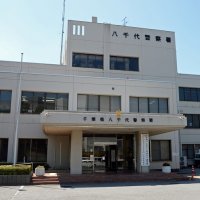 ストーカー疑いで男逮捕　拒まれてもメッセージ送信、女性宅押しかけ　八千代署