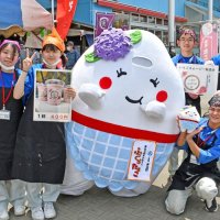 規格外イチゴでスムージー開発　多古高生、食品ロス減へ　道の駅多古で販売会
